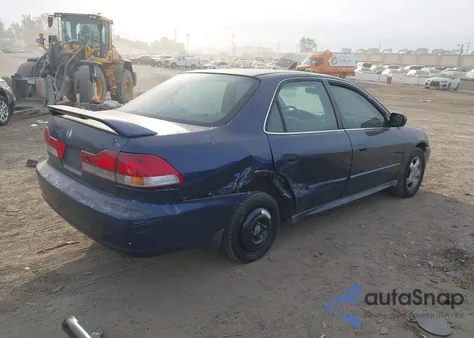 2001 Honda Accord 2.3 Lx z USA, uszkodzony, nr VIN 3HGCG66571G712227